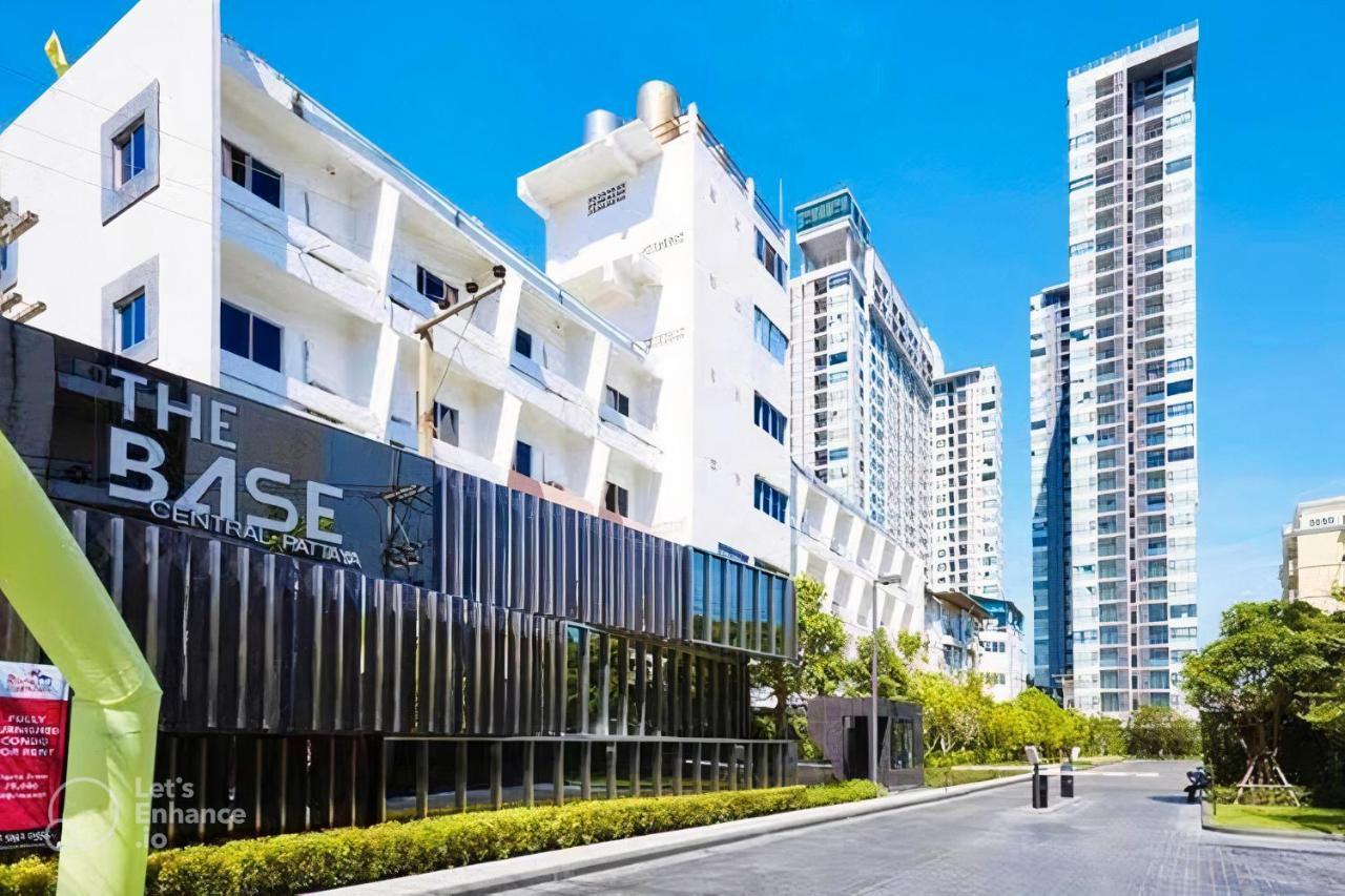 The Base Central Pattaya Exteriör bild